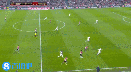 里夫斯连得9分，湖人轰出一波21-3反超13分